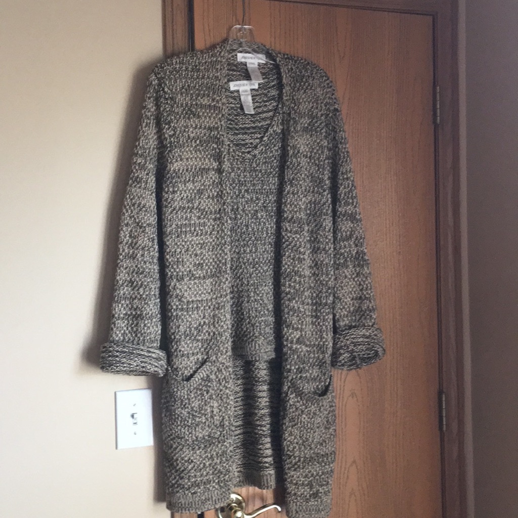 Jones New York 2 Piece Sweater Set